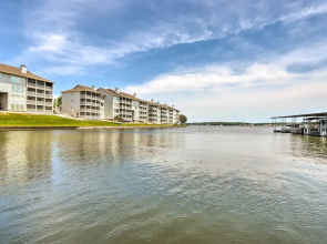 Lake of the Ozarks Condo w/ Community Pools
