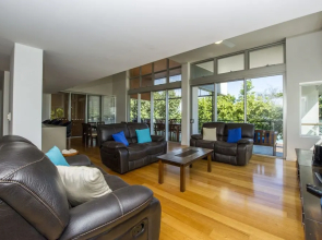 Maggies Beachfront Apt. 12