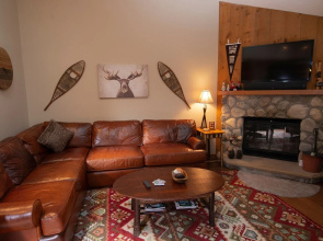3br Ski-in, Ski-out & Private Sauna 3 Bedroom Condo by RedAwning