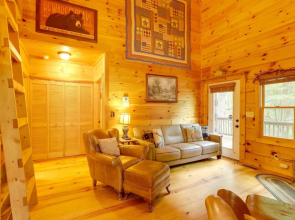 On Fightingtown Creek: Forested Mccaysville Cabin!