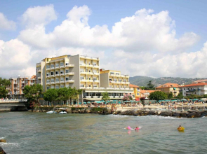 Hotel Bellevue Et Mediterranee
