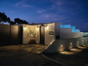 Oceanis Luxury Suites