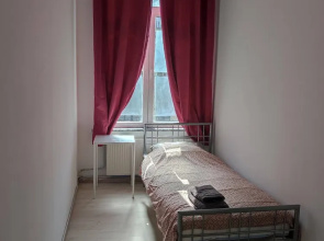 Room in Guest Room - Room In Brussels