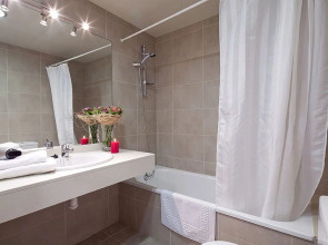 Charmsuites Nou Rambla