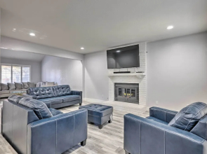 Modesto Home w/ Deck - 2 Mi to Vintage Faire Mall