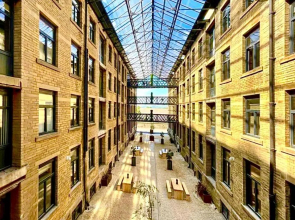 EXCLUSIVE and MODERN - Bradford City Centre- 85" Cinema TV