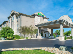 Holiday Inn Express & Suites Bucyrus by IHG