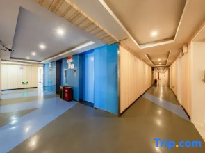 Yundian Four Seasons Homestay (Chenggong University Town)