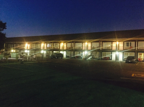 Niagara Falls Courtside Inn