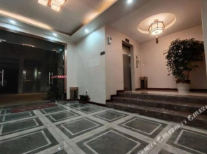 Jingyi Boutique Hotel (Anshun Ancient City Gufu Street)(景逸精品酒店(安顺古城顾府街店）)