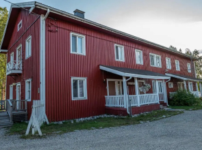 Arctic Guesthouse & Igloos