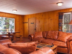 Couples Cove Lakefront Cabin