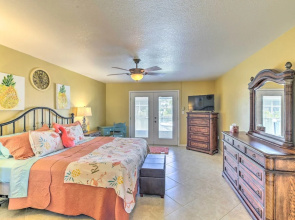 Waterfront Condo w/ Dock - Walk to Fishermens!