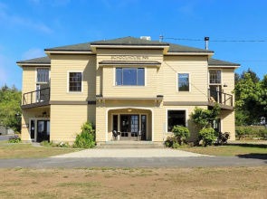 The Historic Schoolhouse Inn
