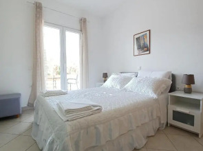 Eleonas Apartment 2, Lygia