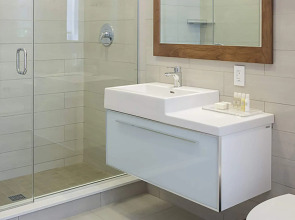 Отель The Revolution