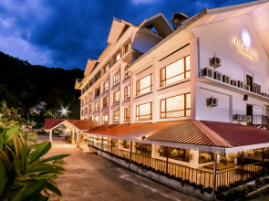 Palm Grove Suites Inn & Spa