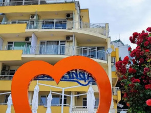 Perla Apartments First Line