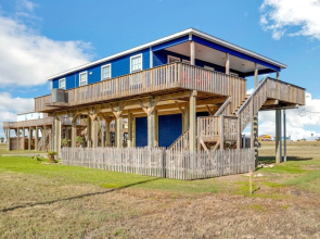 New! Stunning Beach House w/ Views