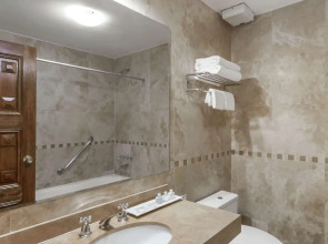 Wyndham Costa del Sol Cusco