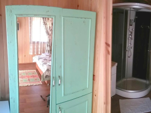 Azra's Bungalow Houses