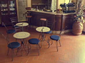 Hotel Caffè Verdi - 24 hours Reception