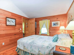Cozy Cottage w/ Pool, BBQ and Outdoor Seating!