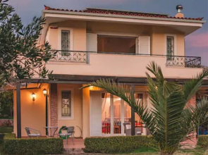 Daphne's Elegant Apartment With an Amazing sea View of the Aegean Sea!