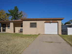 1 Mi to Enmu: Portales Family Home w/ Yard!