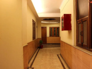 OYO 305 Hotel Rajdeep Palace