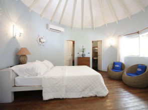 Nika Island Resort & Spa