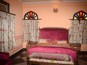 Court Shekha- (B&B Accommodation)