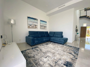 Luxurious Private Villa with heated pool on Golf Course, Las Colinas LC1