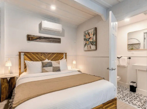 Gorgeous 3 Bedroom 2-floor Old Townhouse
