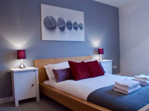 3 Bedroom Apartment With Private Roof Terrace