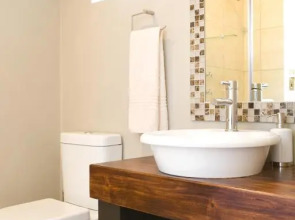 Tides End Manor House