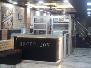 Fabhotel Sarwan