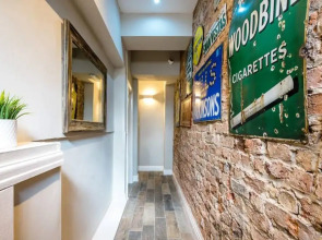 Host Apartments Picasso s Place II