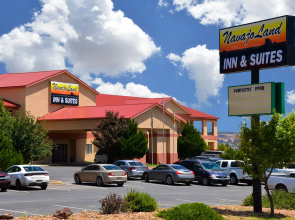 Navajoland Inn & Suites