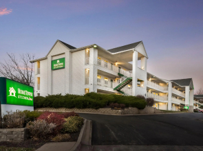 Birch Hill Suites Kansas City – Independence