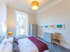 Wonderful Luxury West End Apartment