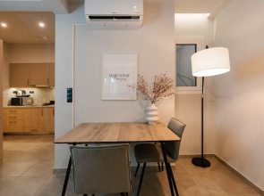 Phaedrus Living: City Center Zenonos Studio