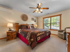 Whispering Woods Lodge-sleeps 10 4 Bedroom Home by RedAwning