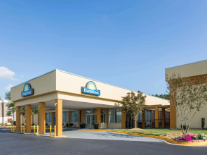 Days Inn by Wyndham Madison