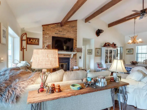 Nantahala Lake Family Home w/ Private Dock & Views