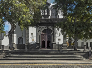Pelourinho Apartments by An Island Apart