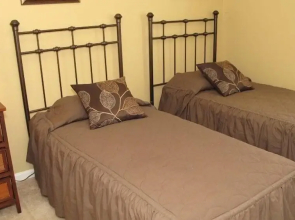 Beautiful 4 Bedroom 3 Bath Pool Home in Gated Resort