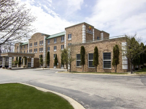 Baymont Inn & Suites Grafton/Milwaukee