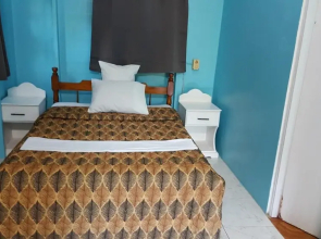 Chez Ophelia Cottage Apartments