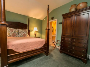 Hidden Garden Cottages & Suites